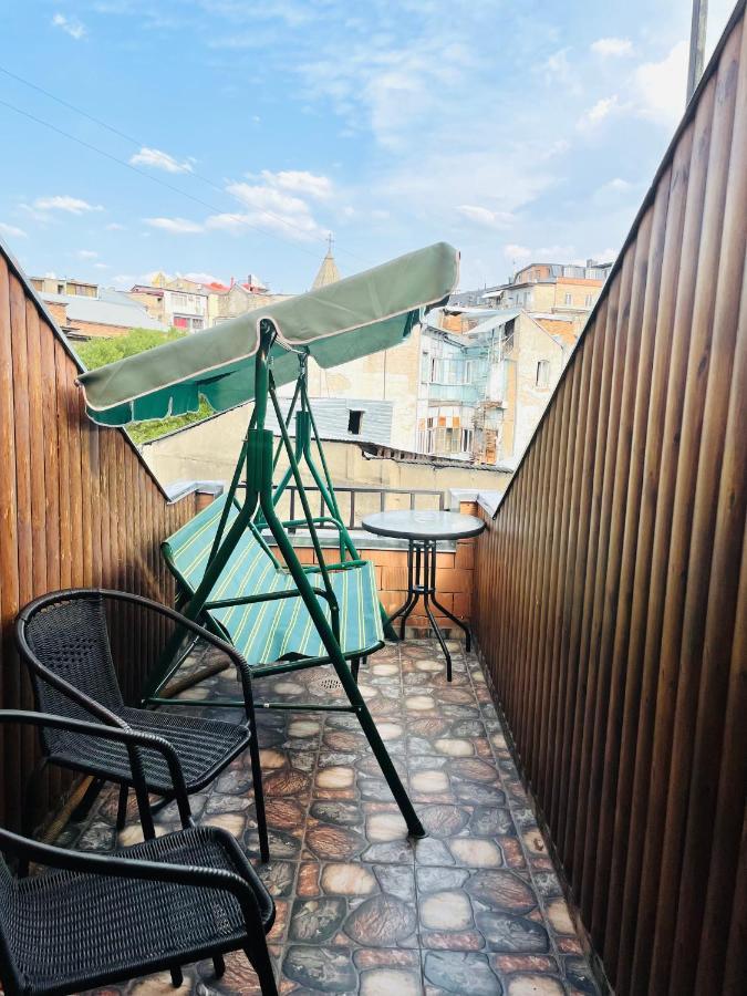 Beautiful Apartment On Atoneli Тбилиси Экстерьер фото